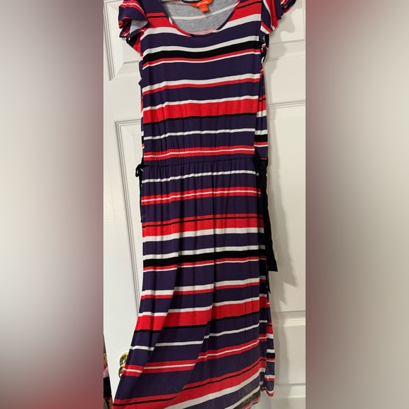 Cute stripped, just below the knee dress! - Picture 2 of 6